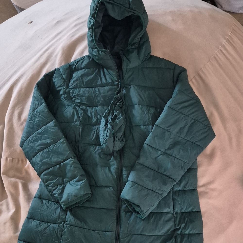 Amazon Essentials Women's Teal Puffer Jacket